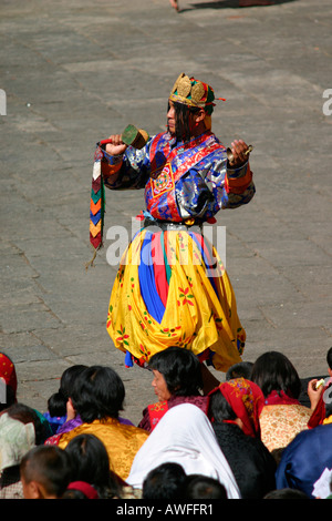 Danzatrice presso il Tsechu (festival), Thimphu Bhutan Foto Stock