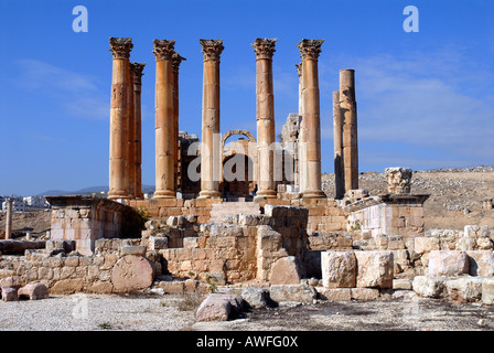 Rovine e le colonne del Tempio Romano di Artemis, Jerash, antica Gerasa, Giordania Foto Stock