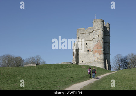 Il Rivellino del XIV secolo il Castello di Donnington con le associazioni per la guerra civile con una battaglia e assedio Foto Stock