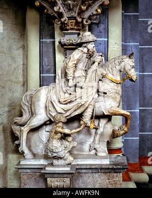 Statua di San Martin presso la chiesa di San Martino, Braunschweig, Bassa Sassonia, Germania, Europa Foto Stock