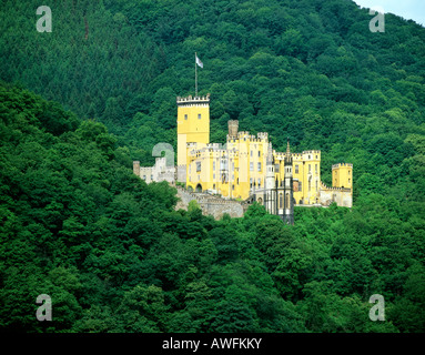 Schloss Stolzenfels (Castello di Stolzenfels) sul fiume Reno nei pressi di Coblenza, Renania-Palatinato, Germania, Europa Foto Stock