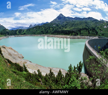 Serbatoio Kops, Zeinisjoch Pass, Silvretta Gruppo e Gruppo Verwall in background, Vorarlberg, Austria, Europa Foto Stock