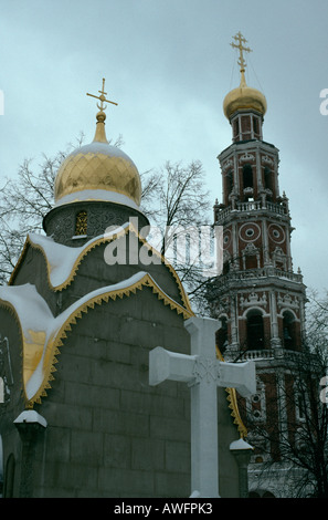 Campanile nel Convento Novodevichy, Mosca, Russia. Foto Stock