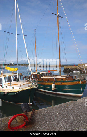 Barche da pesca ormeggiate nel porto Groomsport, County Down, Irlanda del Nord Foto Stock