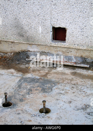 Fondazioni in calcestruzzo e gli scavi sul sito in costruzione Foto Stock