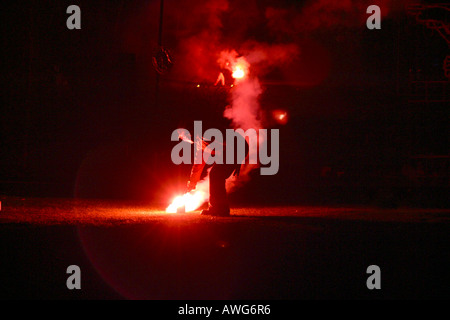 Illuminazione del tecnico di fuochi d'artificio a display professionali Foto Stock