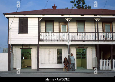 Belize, ex Honduras britannico, Caribbean Sea, acqua, Pan American, Tropics, Corozal, aziende locali, quartiere, edifici, skyline della città, centro, centro città Foto Stock