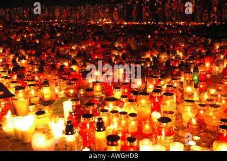 Varsavia, Polonia lutto dopo giovanni paolo II morte. Piazza Pilsudski dopo Papa funerale. Foto Stock