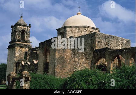 Stati Uniti d'America, Texas, San Antonio, la Missione di San Jose, la missione di frontiera Spagnola, composta da solidi muri in pietra, bastioni e chiesa Foto Stock