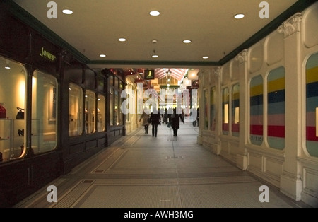 Shopping Arcade, Leeds 2005. Foto Stock