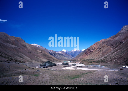 Argentina border crossing in alto Ande tra Mendoza in Argentina e in Santiago del Cile Foto Stock