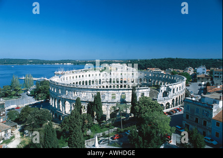 Croazia, Istria Pola anfiteatro, ben conservato anfiteatro romano, ampliato da Vespasiano nel 79 d.c. Foto Stock