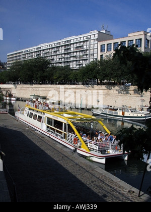 Francia paris tour in barca nel port de plaisance de l'ARSENAL Foto Stock