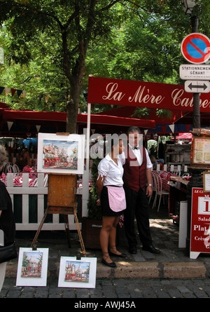 Francia Ile de france paris montmartre Place du Tertre cameriere e cameriera presso La Mere Catherine ristorante Foto Stock