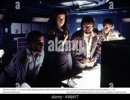 ALIEN 1979 TCF/Brandywine film con da sinistra Ian Holm Sigourney Weaver Tom Skerritt e John Hurt Foto Stock