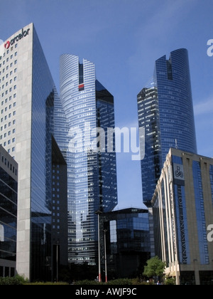 Francia grattacieli di Parigi nel quartiere degli affari La Defense Foto Stock