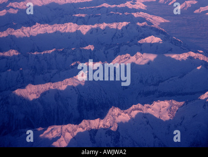 Norvegia, le montagne ricoperte di neve, vista aerea Foto Stock