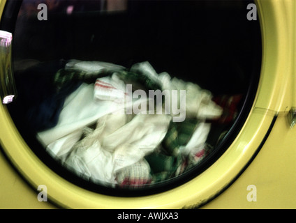 Chiudere ammassati in essiccatore, sfocata. Foto Stock