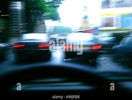 Traffico, vista dall'interno dell'auto. Foto Stock