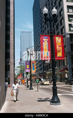 Scena di strada in città, Dearborn Street, Chicago, Illinois, Stati Uniti d'America Foto Stock