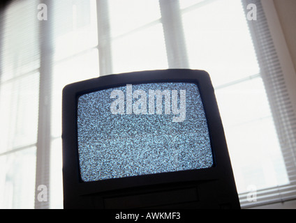 Static sullo schermo del televisore, back lit, basso angolo di visione Foto Stock