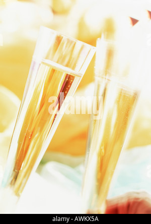 Champagne in bicchieri, close-up Foto Stock