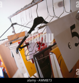 Libri appesi da staffe in vendita Foto Stock