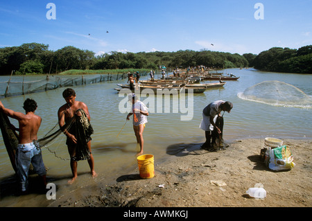 I pescatori, Laguna de Unare, El Hatillo, Anzoategui, Venezuela, Sud America Foto Stock