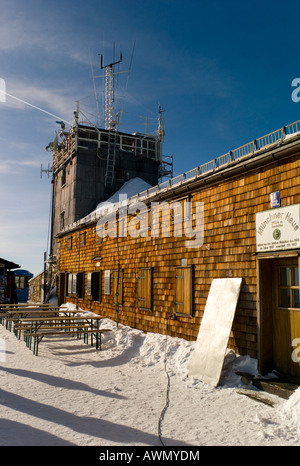 Nazionale Tedesca stazione meteo al vertice dello Zugspitze, la Germania, il monte più alto (2962 m o 9718 ft), Alpi, Baviera, Foto Stock