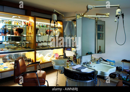 Retrò Barber shop a partire dagli anni cinquanta, Industriemuseum, Lauf/Pegnitz, Franconia, Baviera, Germania, Europa Foto Stock