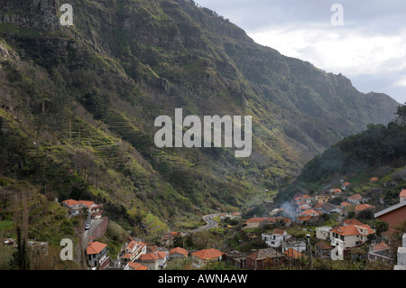 Montagne, Encumeada Pass, Madeira, Portogallo, Oceano Atlantico Foto Stock