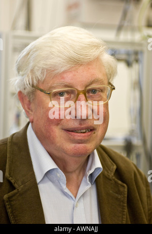 Il prof. Gerhard Ertl, vincitore del Premio Nobel per la Chimica 2007 Foto Stock