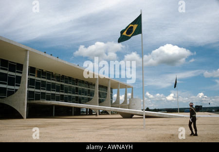 Il Brasile guardia all'Alvorada PALAZZO PRESIDENZIALE DI BRASILIA Foto Julio Etchart Foto Stock