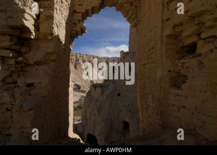 Fortezza di Tsaparang rovine, centro dell'antico regno Guge, Provincia di Ngari, Tibet occidentale, Tibet, Cina e Asia Foto Stock