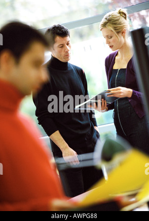 La gente di affari lavoro in ufficio Foto Stock