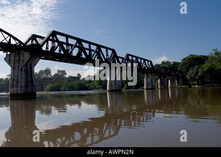 Ponte sul Fiume Kwai, Kanchanaburi, Thailandia, Sud-est asiatico, in Asia Foto Stock