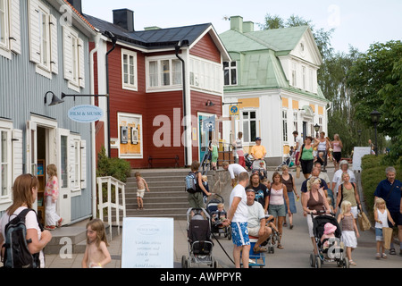 Scena di strada e Astrid Lindgren il mondo di parco di divertimenti, Vimmerby, Svezia, Scandinavia, Europa Foto Stock