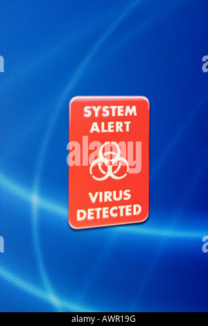 Il monitor di un computer shot, 'system alert virus rilevato' messaggio Foto Stock