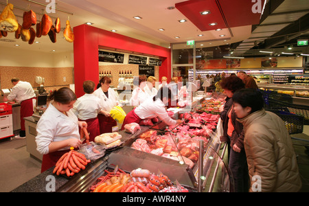 Macelleria in un superstore Foto Stock