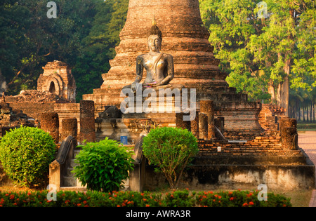 Wat Mahathat tempio di Sukhothai in Thailandia Foto Stock