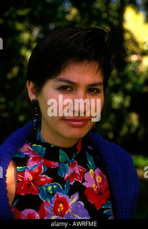 1, una donna Mexican-American, donna ispanica, giovane donna, Mexican-American ragazza adolescente ispanica, ragazza adolescente, studente, Novato, California Foto Stock