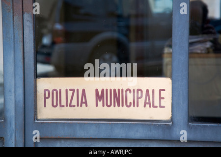 Stazione di polizia di Deruta Italia Foto Stock