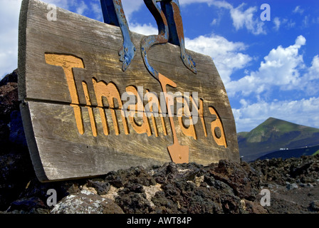 TIMANFAYA entrata segno rustico Parco Nazionale di Lanzarote isole Canarie Spagna Foto Stock