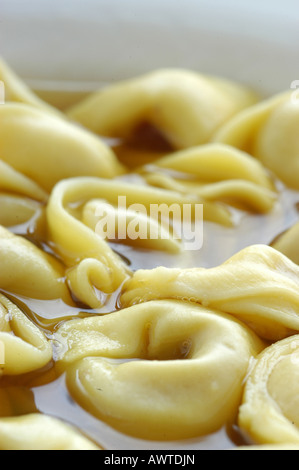 Cappelletti in brodo - Cucina Italiana - Emilia Romagna Maindish Foto Stock