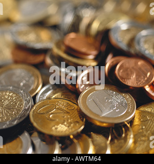 Un assortimento di monete in euro Foto Stock