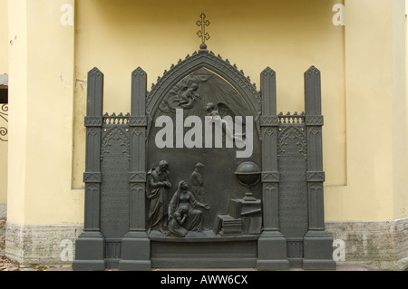 Tomba nel Cimitero di Tikhvin di Aleksandr Nevsky Monastero a San Pietroburgo, Russia Foto Stock