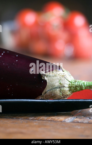 Le melanzane su una piastra Foto Stock
