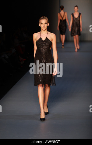 Il greco della settimana della moda in Zappio autunno inverno 2008 2009 Designer Angelos Bratis Atene Grecia 14 3 2008 Foto Stock
