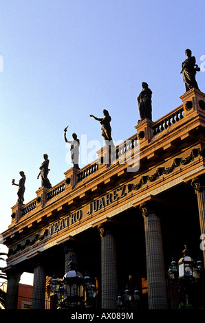 Esterno del XIX secolo Teatro Juarez nella colonial città mineraria di Guanajuato Guanajuato membro Messico Foto Stock