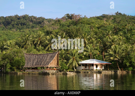 Vecchio Faluw (uomini meeting house), Chamorro Bay, Yap, Stati Federati di Micronesia Foto Stock
